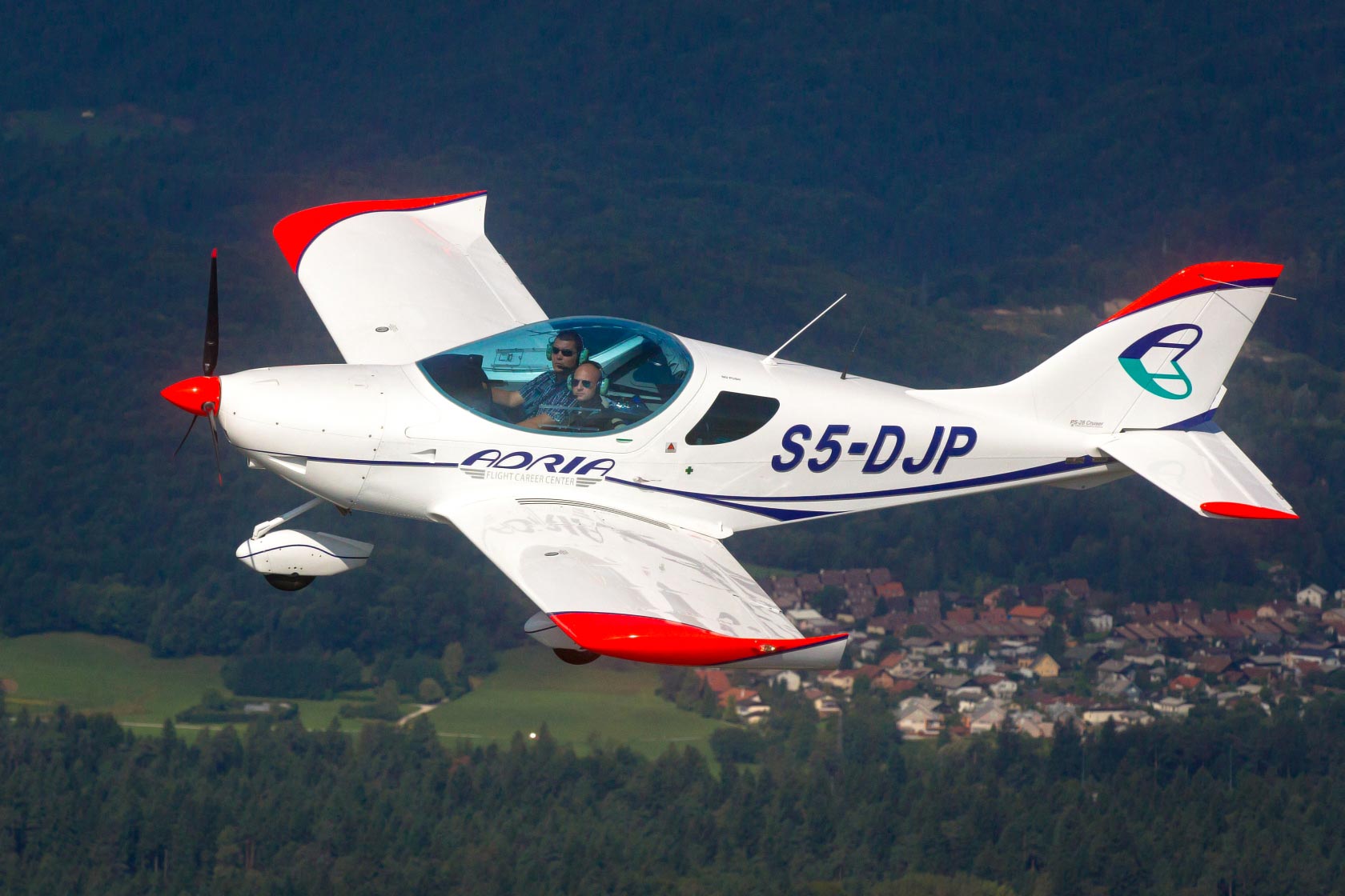 28 ps. PS 28 Sport Cruiser. «Piper Sport» (ra-1381g). Самолет Пайпер спорт. Пайпер спорт круизер.